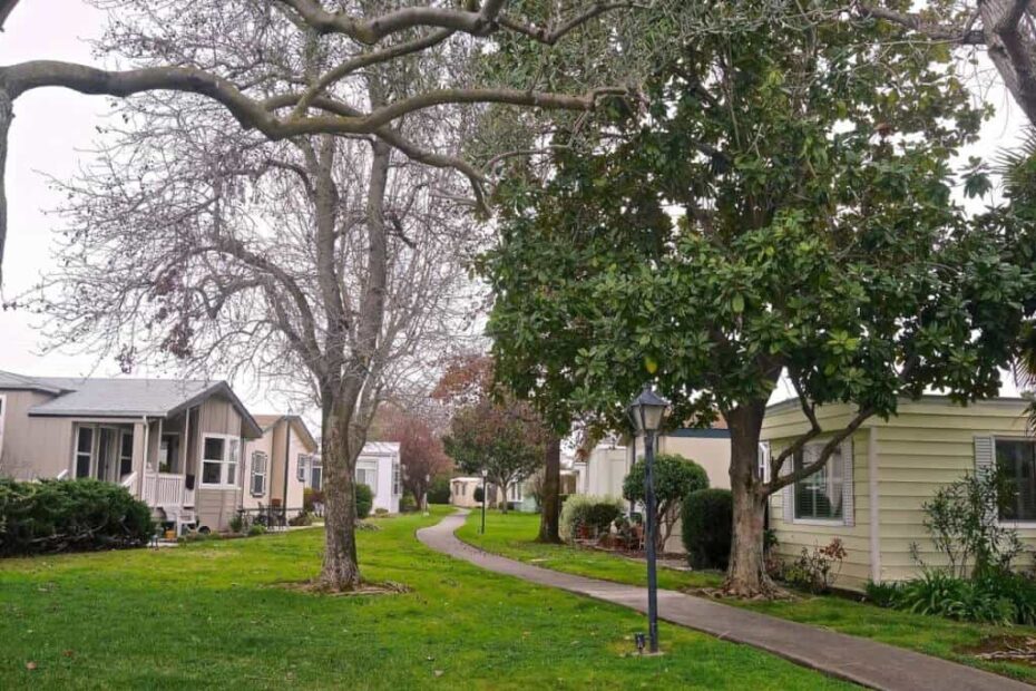 mobile home park advantages and disadvantages