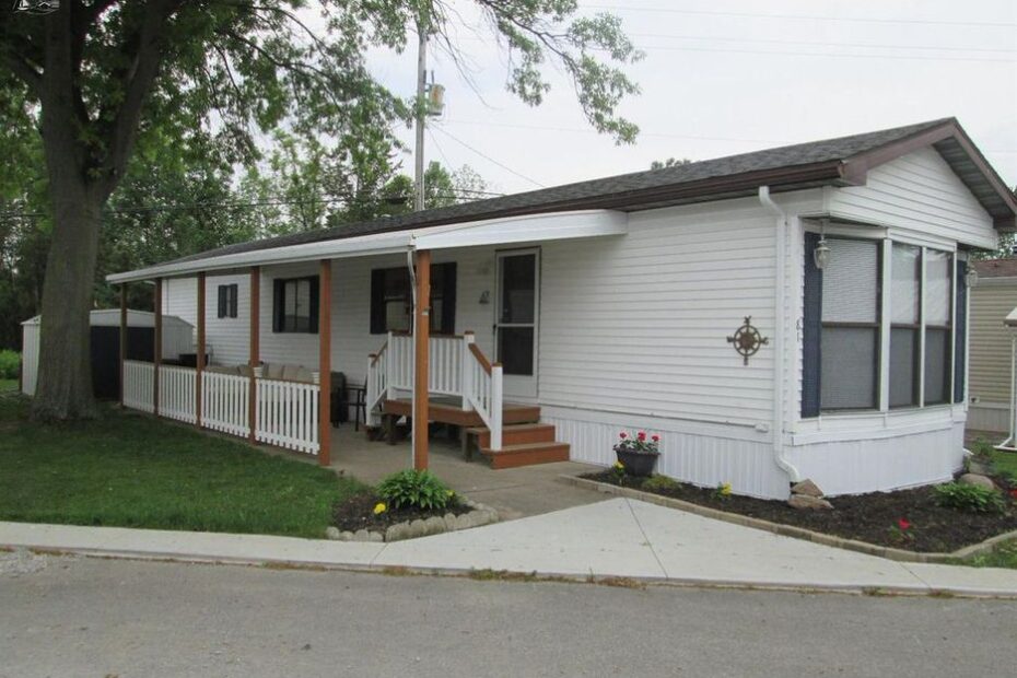 buying a mobile home in ohio-single wide with nice roof