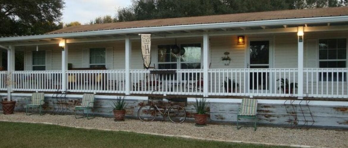 fully covered front porch on double wide