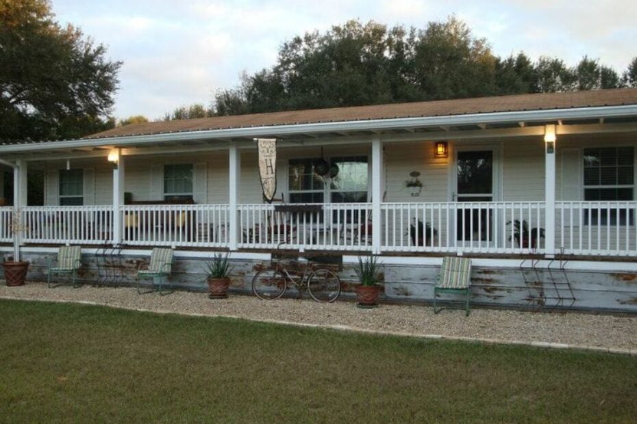fully covered front porch on double wide