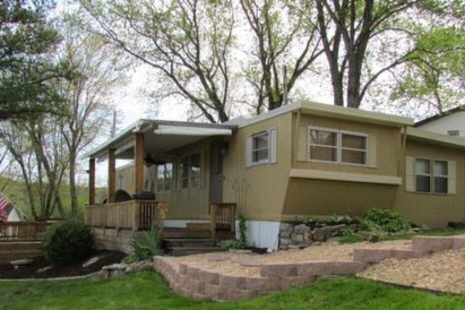 mobile home living in missouri-single wide with addition