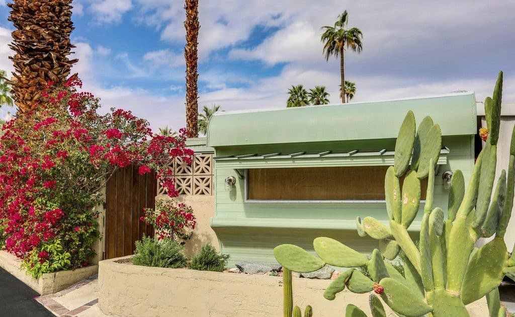 Mid-Century Design Is The Star Of This Unforgettable 1950'S Vintage Trailer S vintage trailer exterior