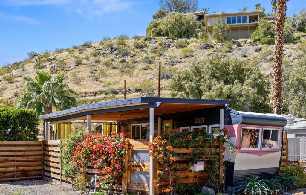 1954 vintage trailer exterior