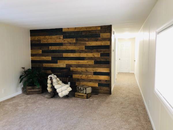 1977 Governor Accent Wall