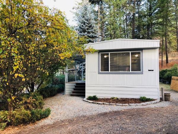 1977 Govenor Single Wide 00011