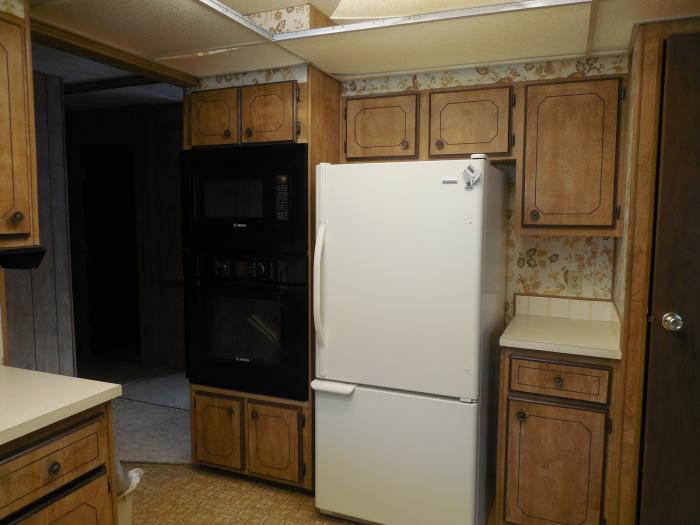 1979 mobile home makeover - Kitchen Before 3