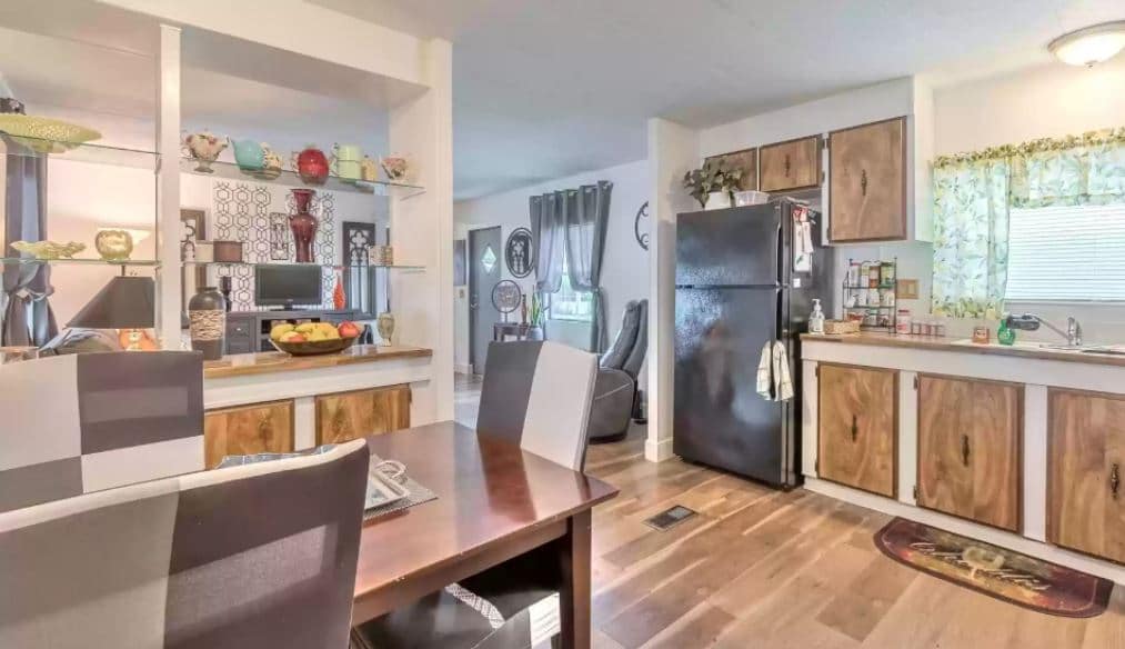 Florida Single Wide Homes For Sale Under $30,000 1983 kitchen