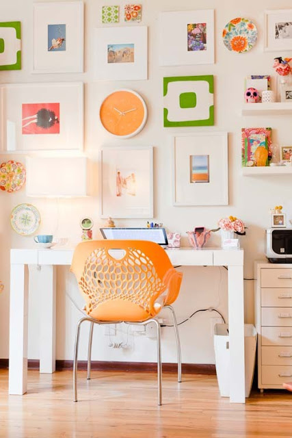 19 Great Home Office Ideas for Small Mobile Homes - retro orange office 