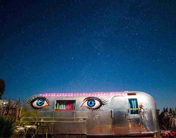 10 Cool Retro Trailers You Can Rent On Airbnb