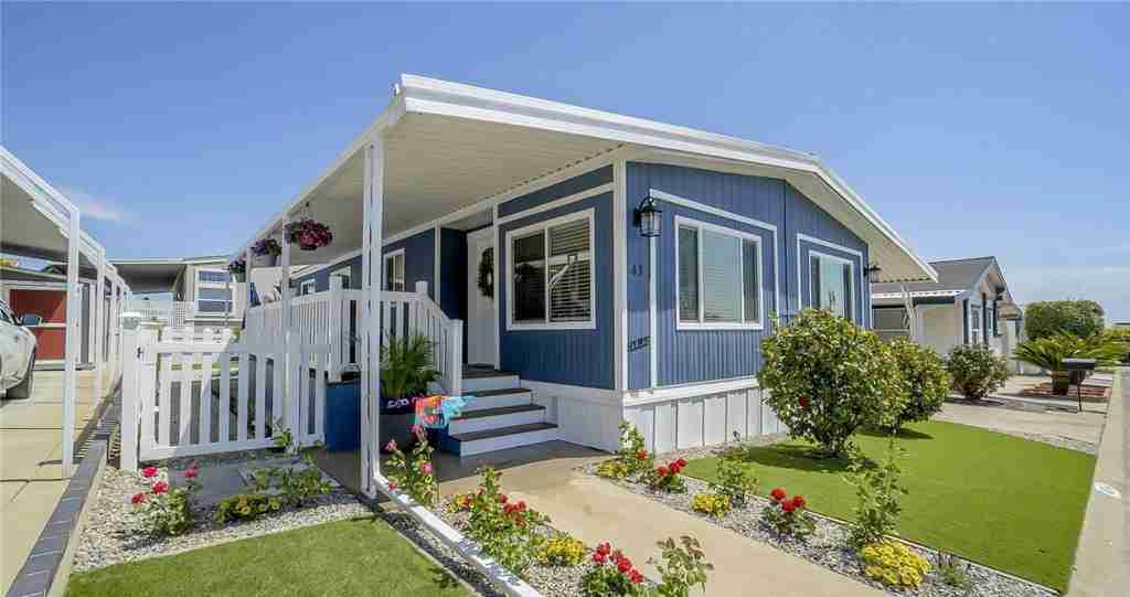 1974 manufactured home exterior