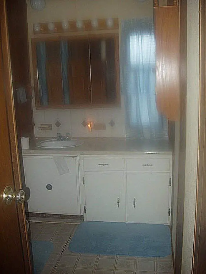 1978 Mobile Home Remodel Bathroom Before 1