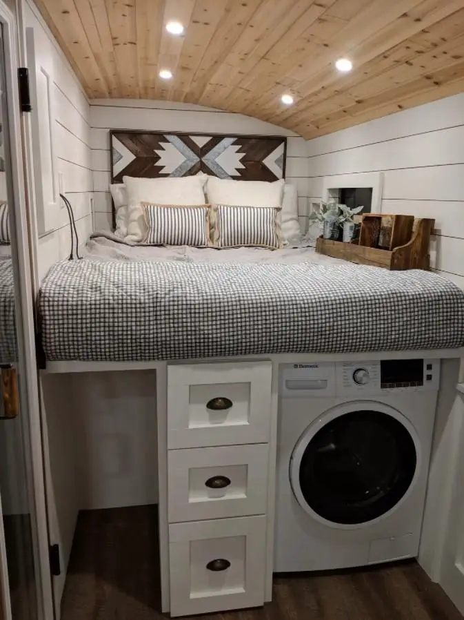 Amazing Bus Conversions Transformed Into Tiny Homes