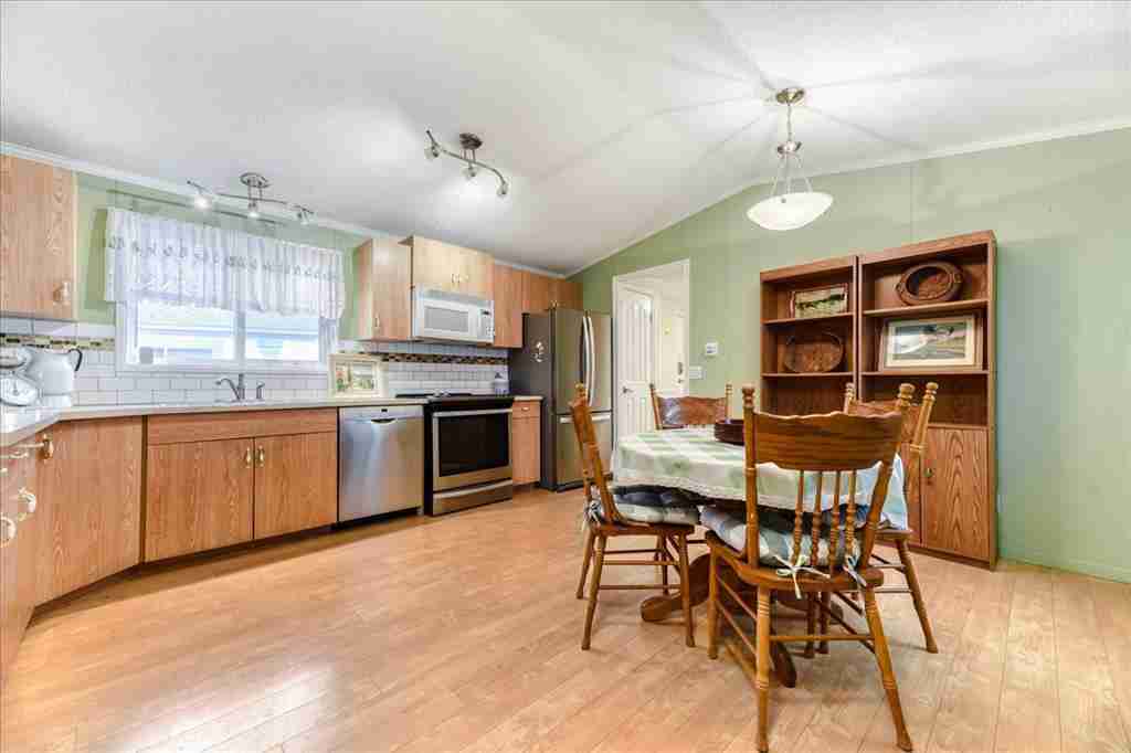 5 cool canadian manufactured homes listed online for sale