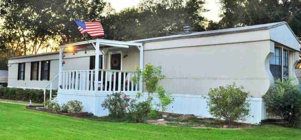 TX Blogger Shares Her DIY Manufactured Home Remodel