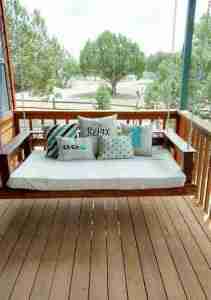 Outdoor DIY Pallet Projects For Your Manufactured Home