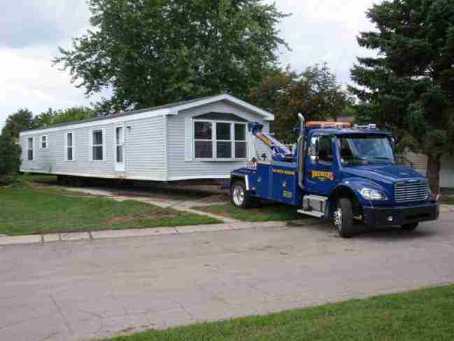 Transporting a Mobile Home: Find the Right Mobile Home Mover