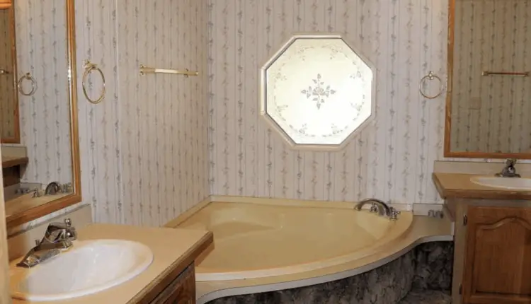 Yellow Bathtubs In Mobile Homes, Rv Bathtub In House