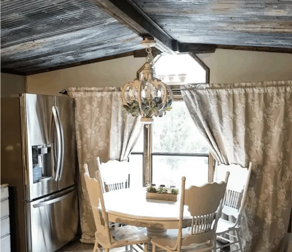 Simple Living in a Country Chic Mobile Home