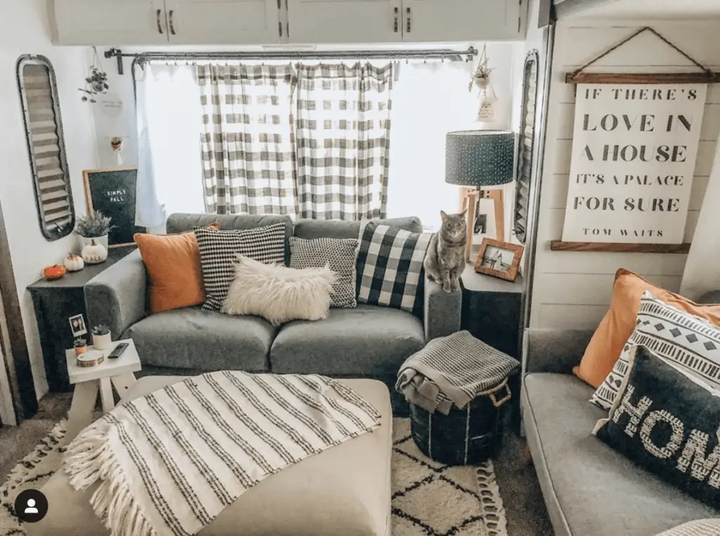 11 Awesome RV Makeovers
