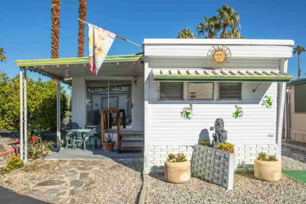5 1960s mobile homes for sale this fall