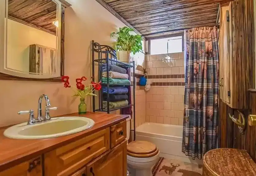 Colorado bathroom | mobile home living