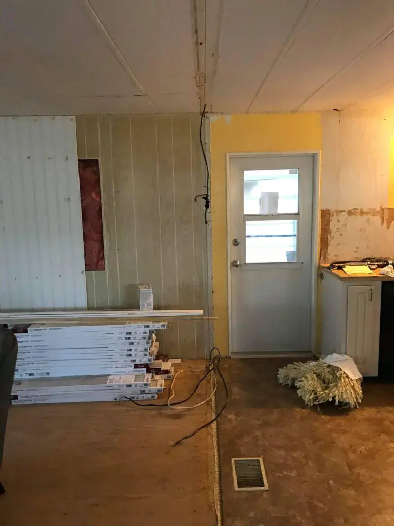 Helpful things to consider before beginning a mobile home remodeling project
