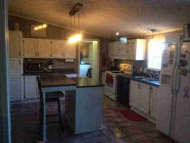 after manufactured home kitchen update on 600 budget (14)