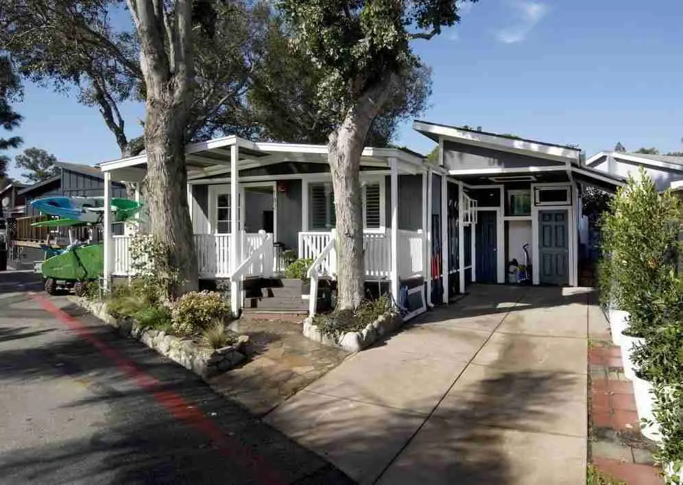 3 Amazing Million Dollar Double Wide Remodels in Paradise Cove