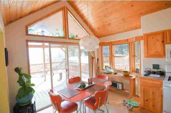 Mobile homes with amazing views- kitchen 2 stunning views from every room