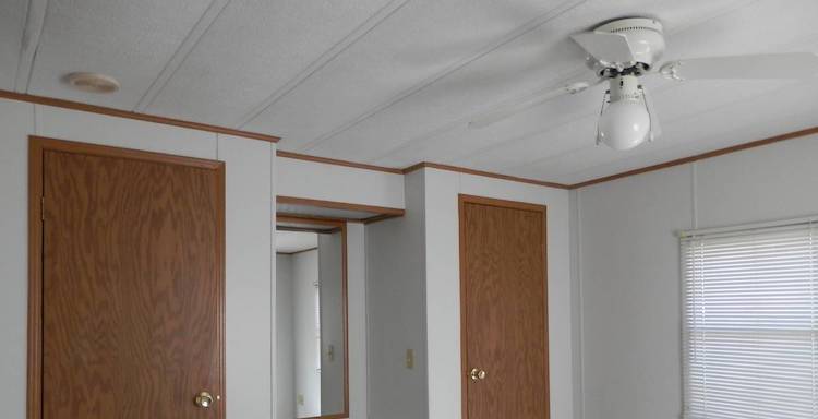 Typical Ceiling In A Mobile Home 1 1