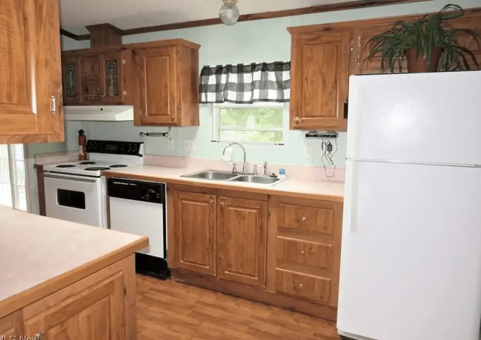 5 manufactured homes featuring basements for sale in august