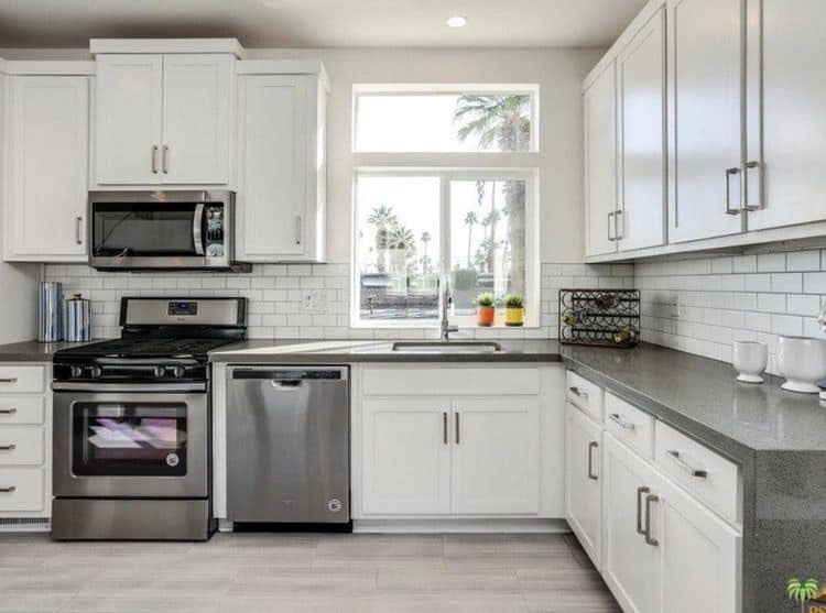 2019 Mid Mod Palm Springs - kitchen 