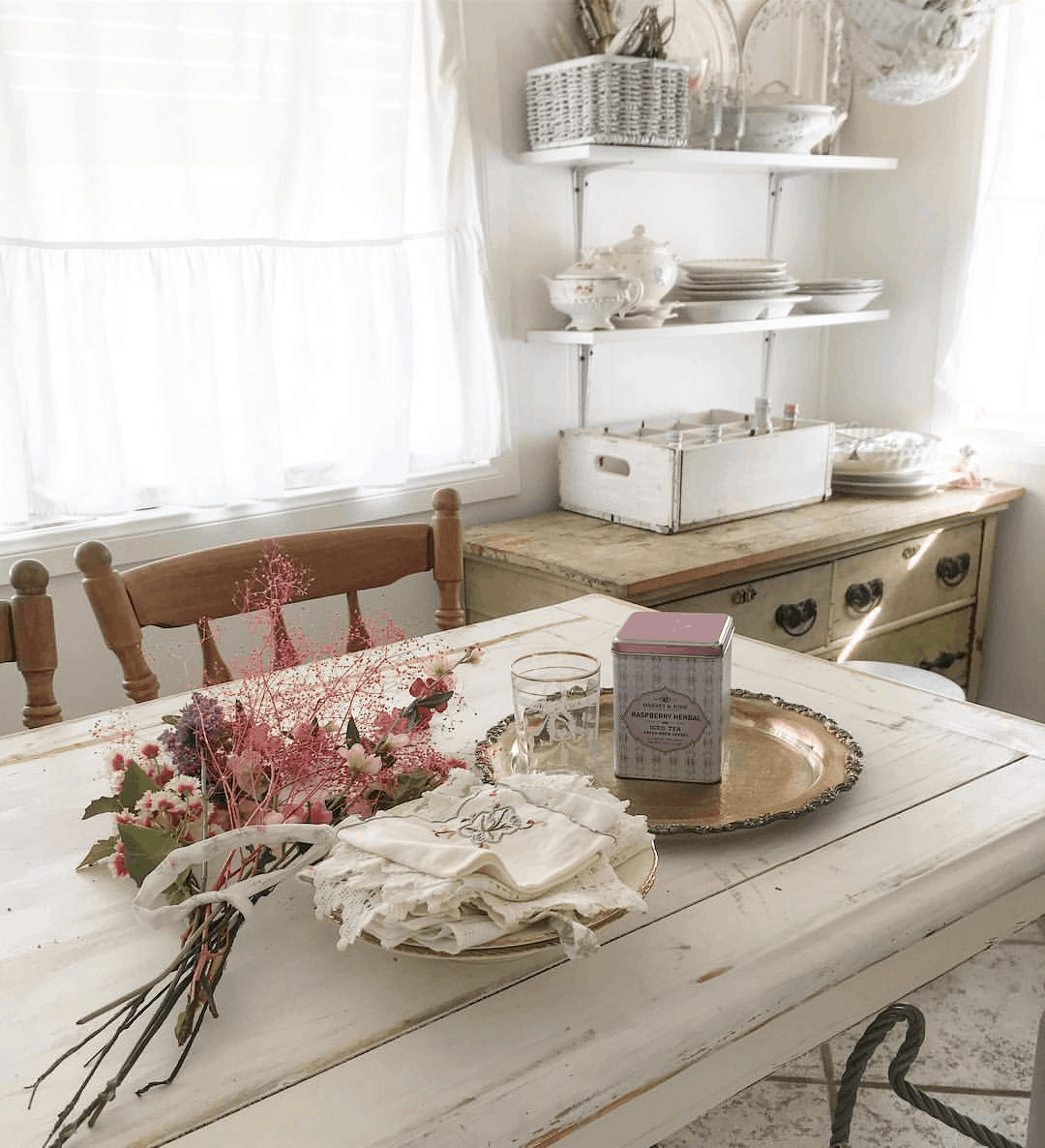 kitchen table in shabby chic mobile home
