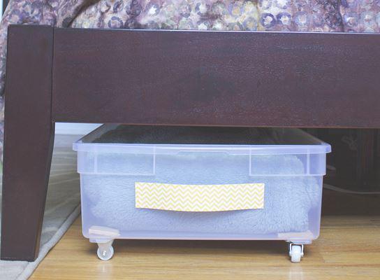 Clever storage ideas for your mobile home - plastic storage bin under the bed jpg