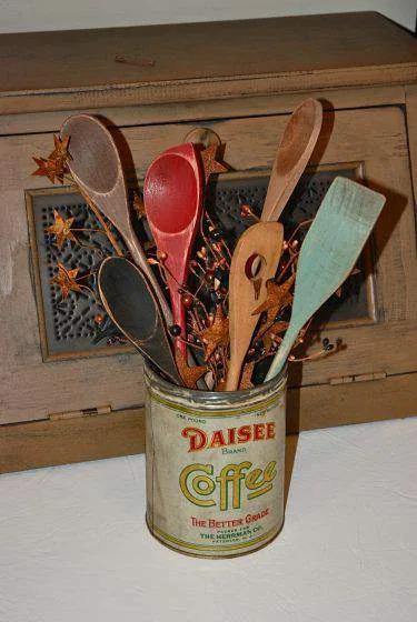Colorful wooden spoon display - primitive country decorating ideas