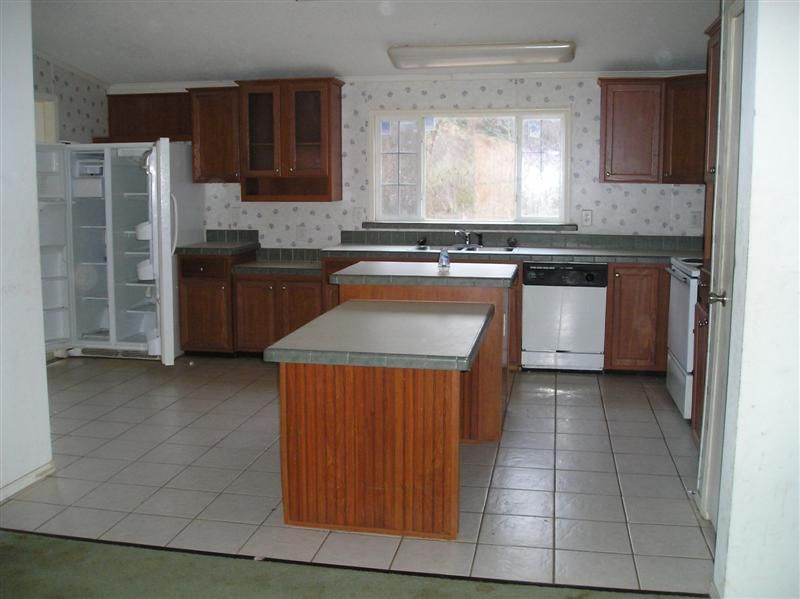 Double wide manufactured home kitchen before makeover 2 - homesteading_