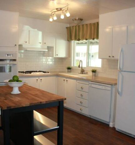 Fully Remodeled Manufactured Home in San Fran -Kitchen Full View