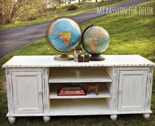 How to distress furniture - DIY tutorial