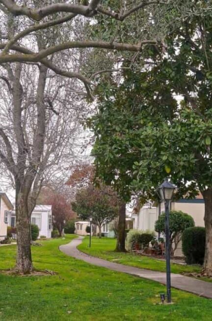mobile home park advantages and disadvantages