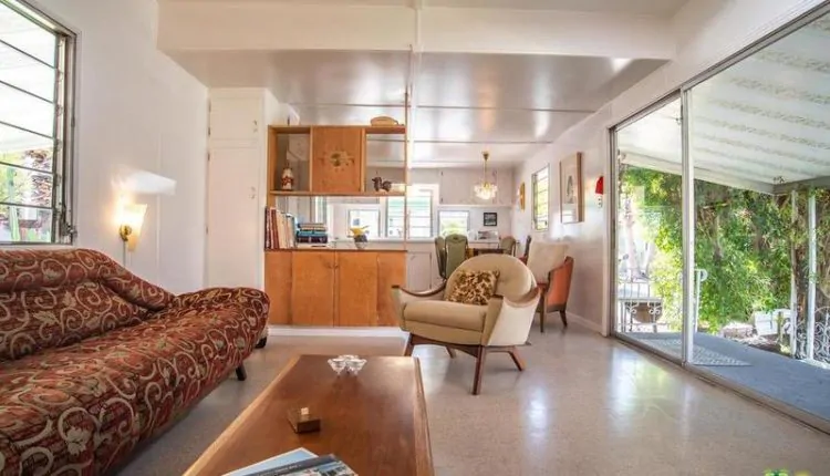 1962 Skyline single wide is a Vintage Mobile Home Beauty - Living Room