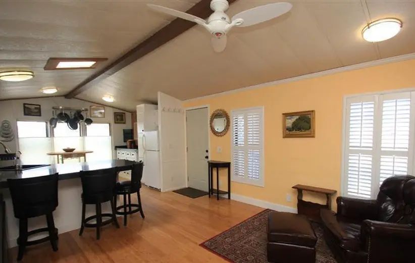 Sensational Single wide decor (living room-kitchen)
