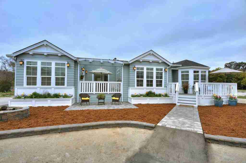 Balboa Island Manufactured Home Exterior
