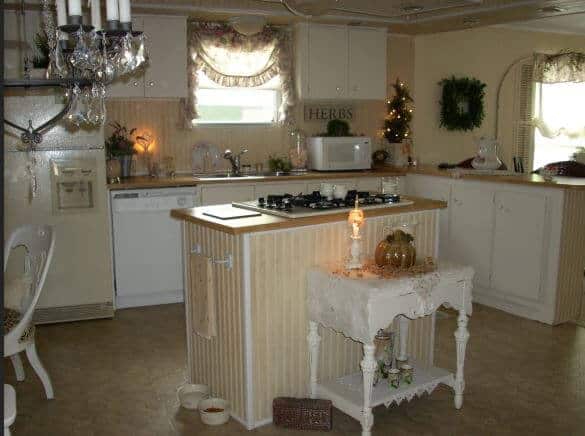 Beadboard Backsplash In 1979 Charming Cottage Style Manufactured Home