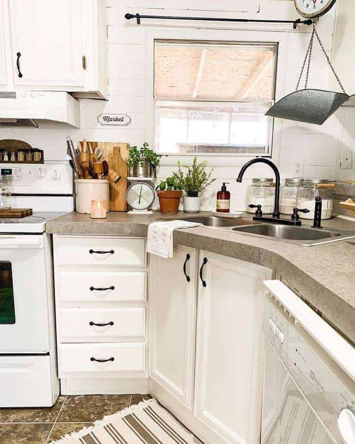clayton-farmhouse-decor-kitchen
