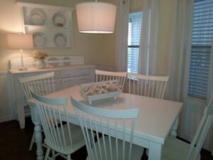 cottage style manufactured home decor - featured home (dining room 2)