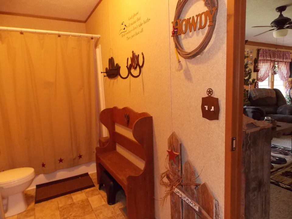 manufactured home decorating - bathroom