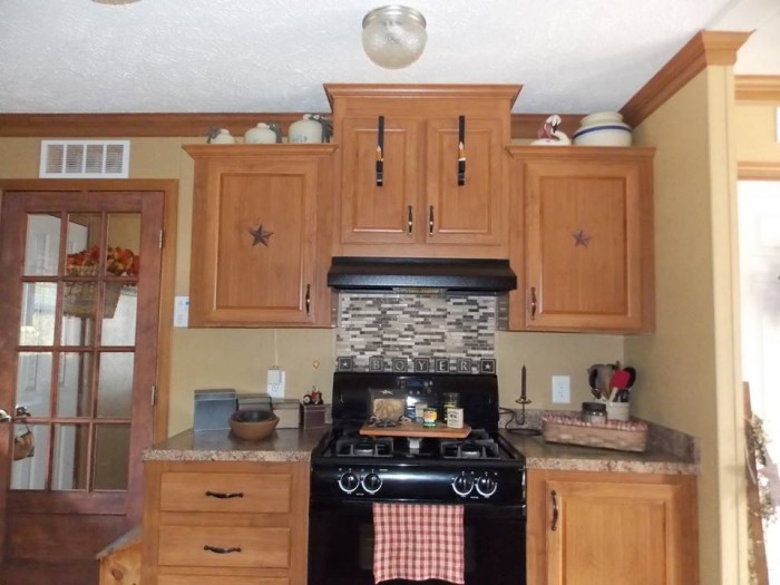 manufactured home decorating - kitchen 