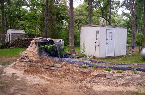 10 Great Landscaping Ideas For Mobile Homes Creating a river for landscaping