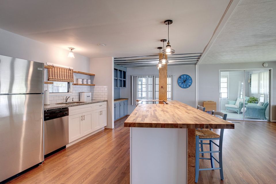 Farmhouse Double Wide Breakfast Bar