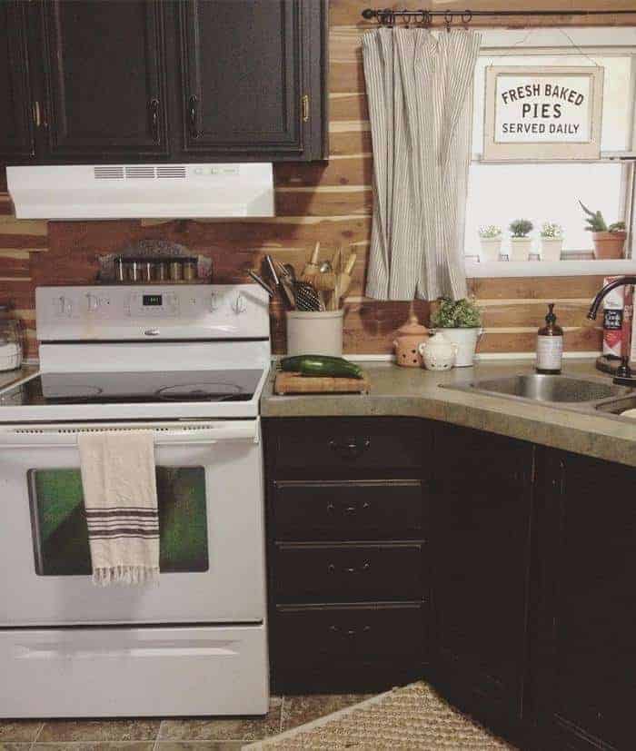 farmhouse-style-kitchen